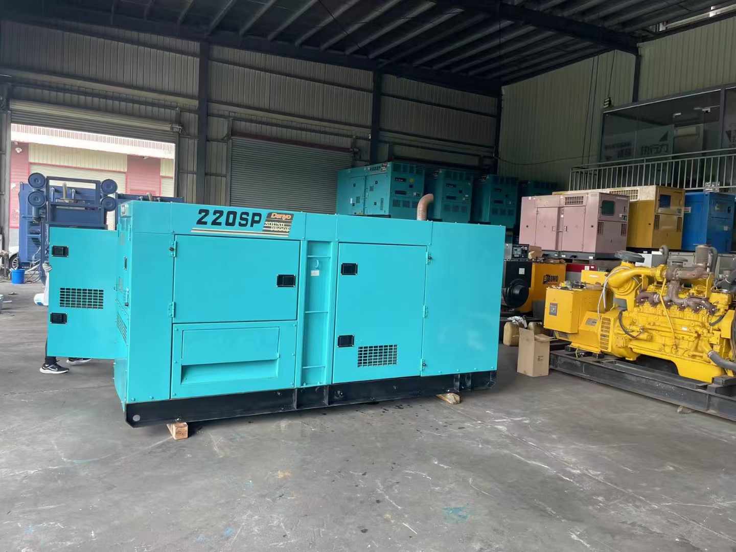 阎良800kW 柴油发电机的输出电流波动范围是多少？
