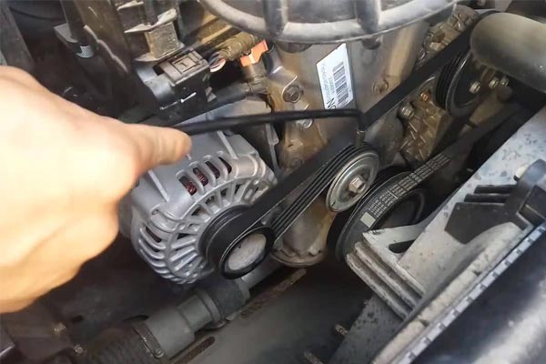 阎良转速传感器的工作原理是什么？