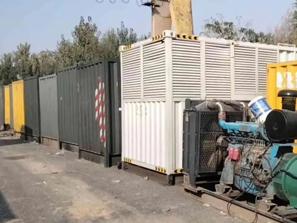 阎良200KW柴油发电机机组每小时油耗是多少?