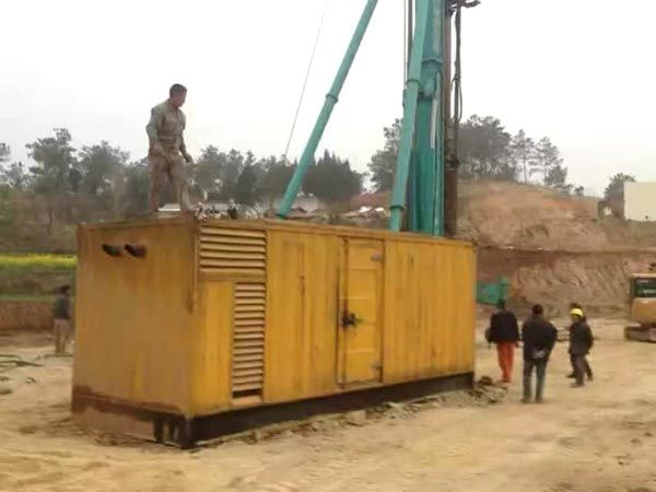 阎良如何判断水冷式机油散热器密封件是否需要更换?
